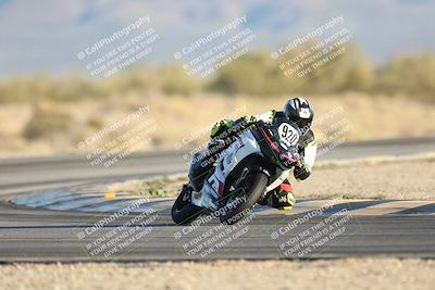 media/Dec-07-2025-CVMA (Sun) [[3e7d2de5dc]]/Race 18-Formula Twins-Formula 40 UL/